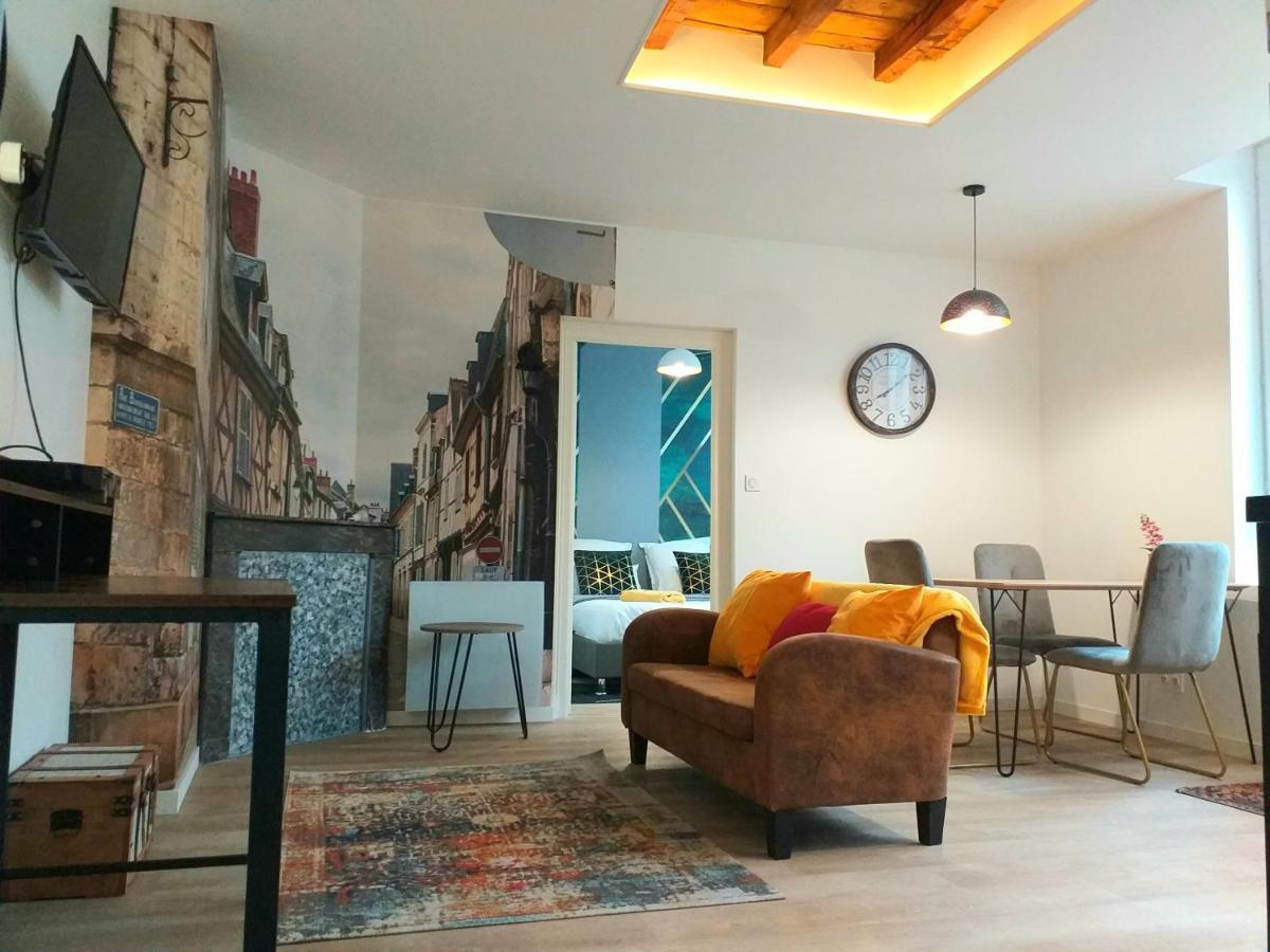 Les Volets Bleus - Deux Appartements Et Un Studio, Jardin ブールジュ エクステリア 写真