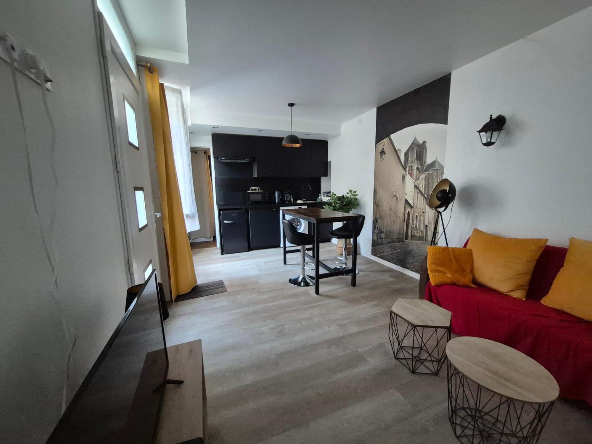 Les Volets Bleus - Deux Appartements Et Un Studio, Jardin ブールジュ エクステリア 写真